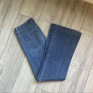 😀Gap Curvy Flare Jeans*